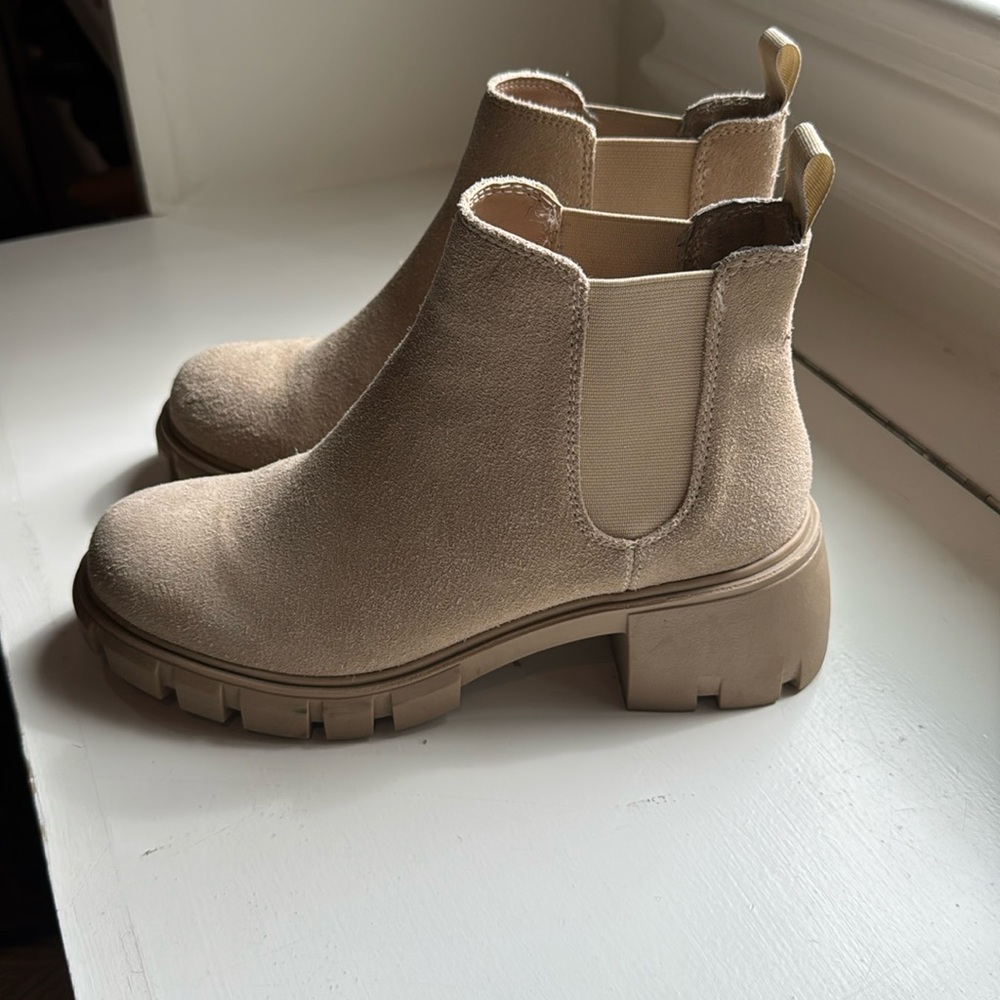Steve Madden Tan Howler Booties